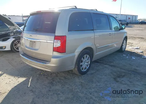 2015 Chrysler Town & Country Touring z USA, uszkodzony, nr VIN 2C4RC1BG7FR560465